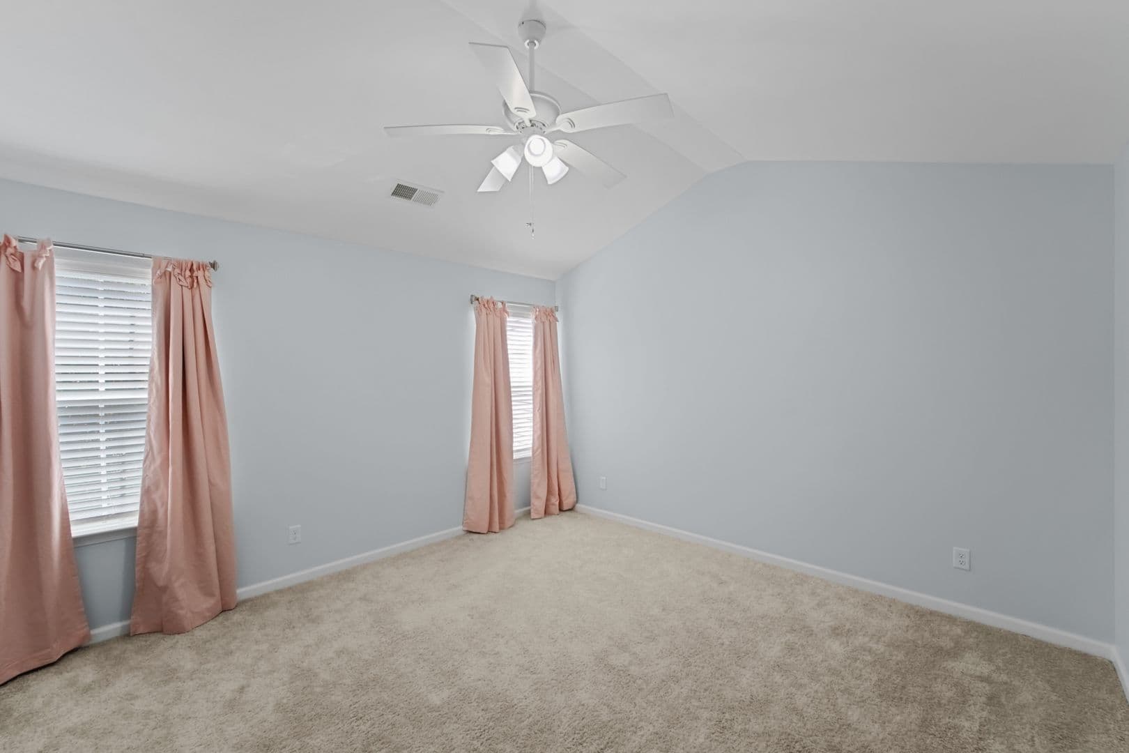 Richmond Hill House: 29 Lawley Ct