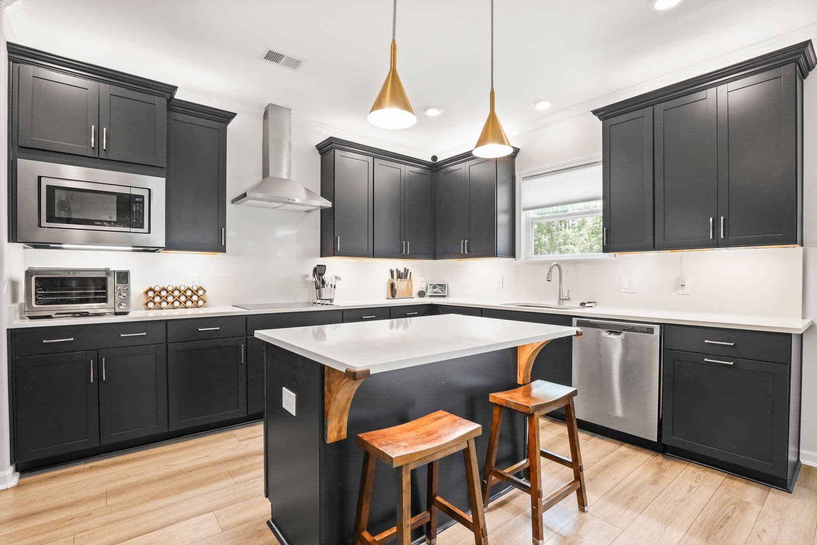 Richmond Hill House: 216 Wexford Drive