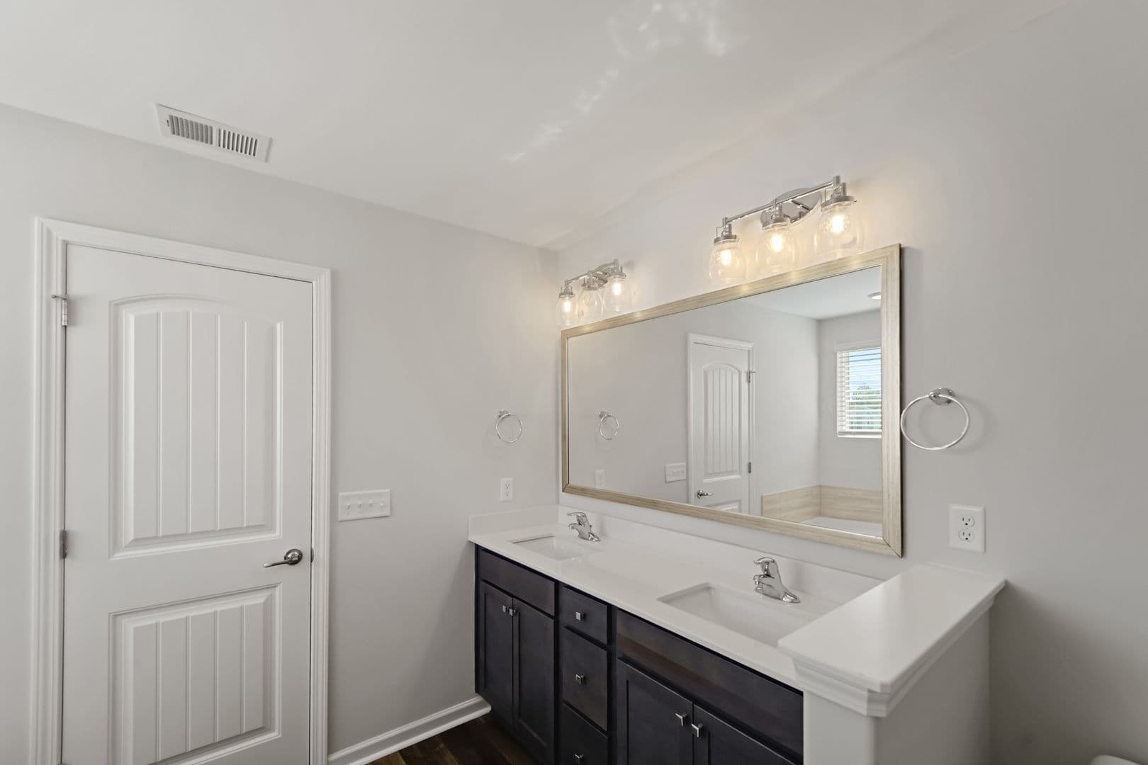 Savannah House: 207 Flagler Drive