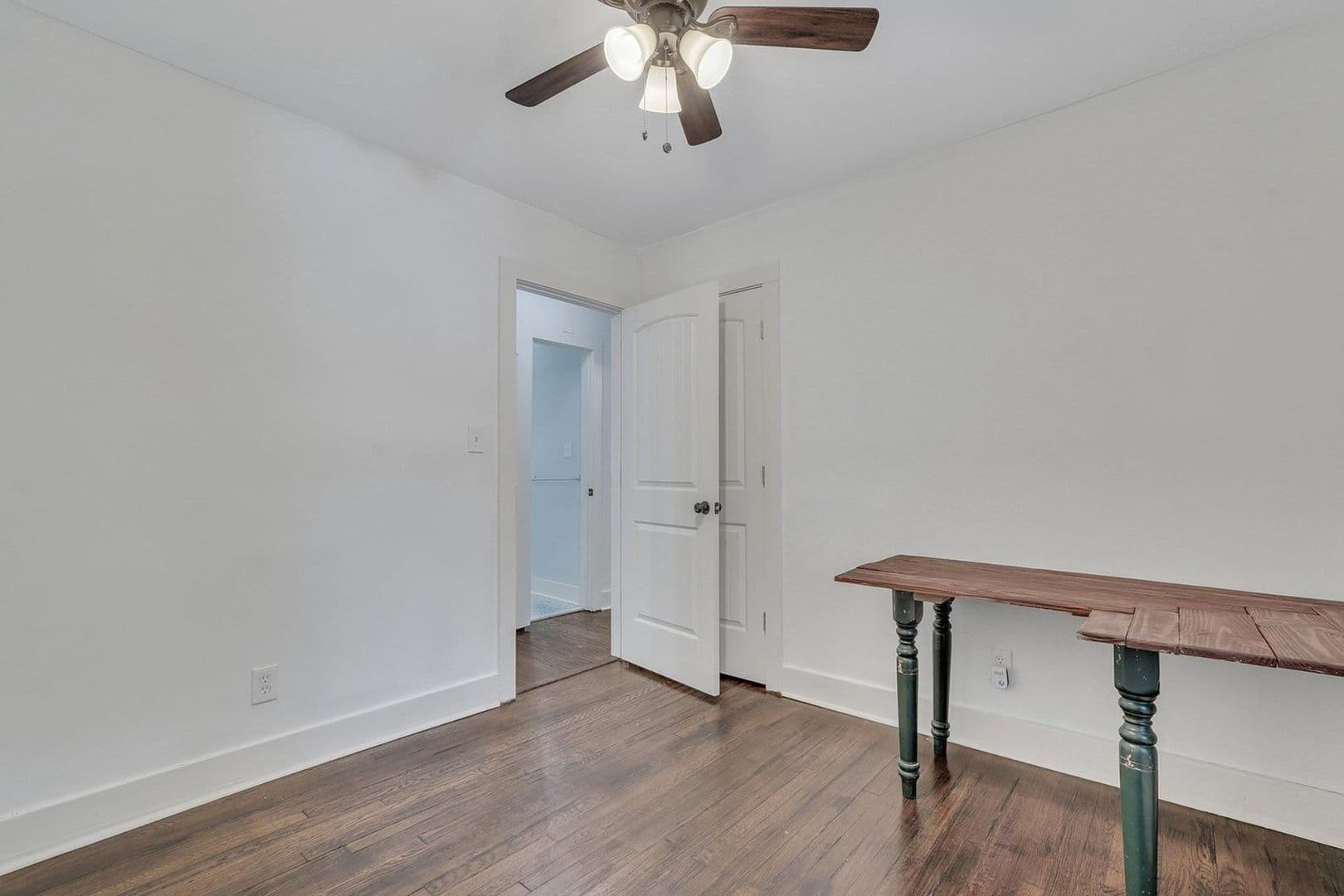 Savannah House: 1620 E 34th Street