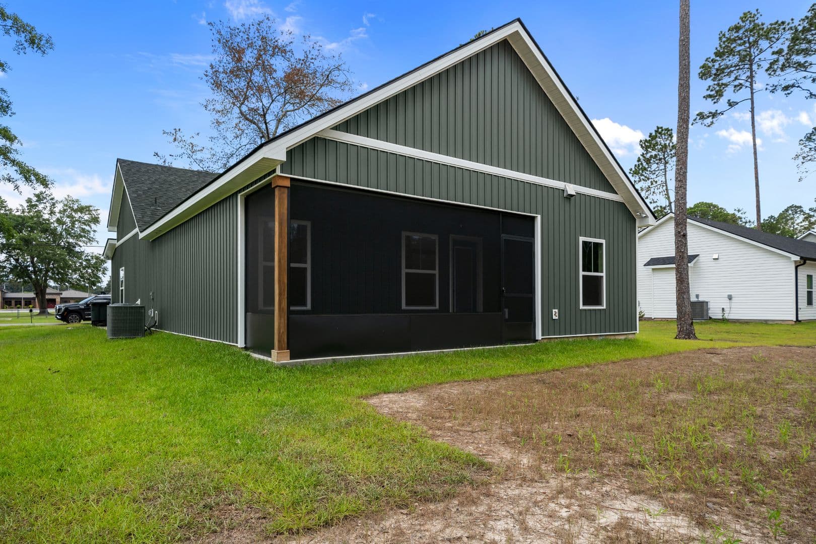 Pembroke House: 145 Waters Circle
