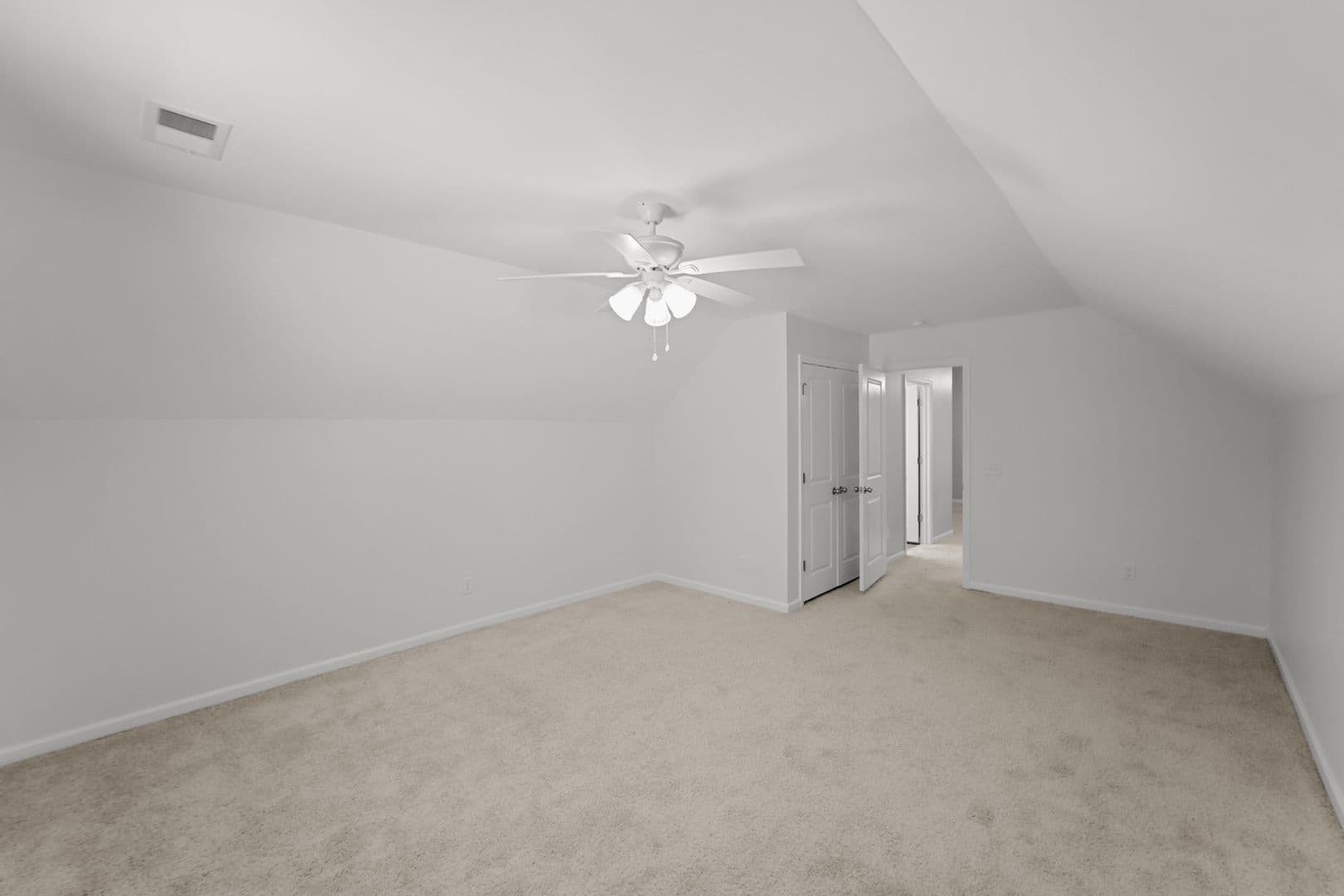 Richmond Hill House: 29 Lawley Ct