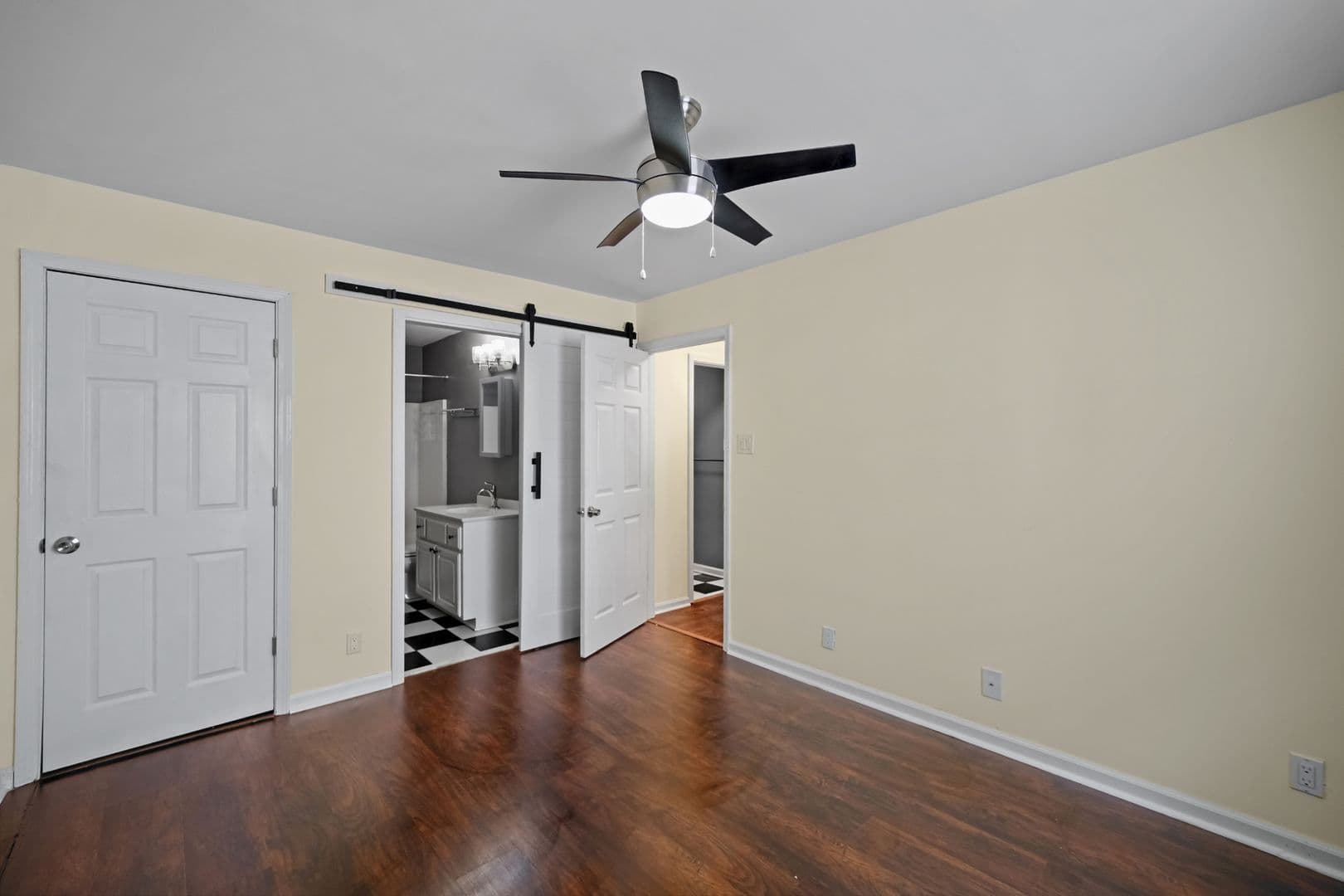 Savannah House: 1224 East Henry Street