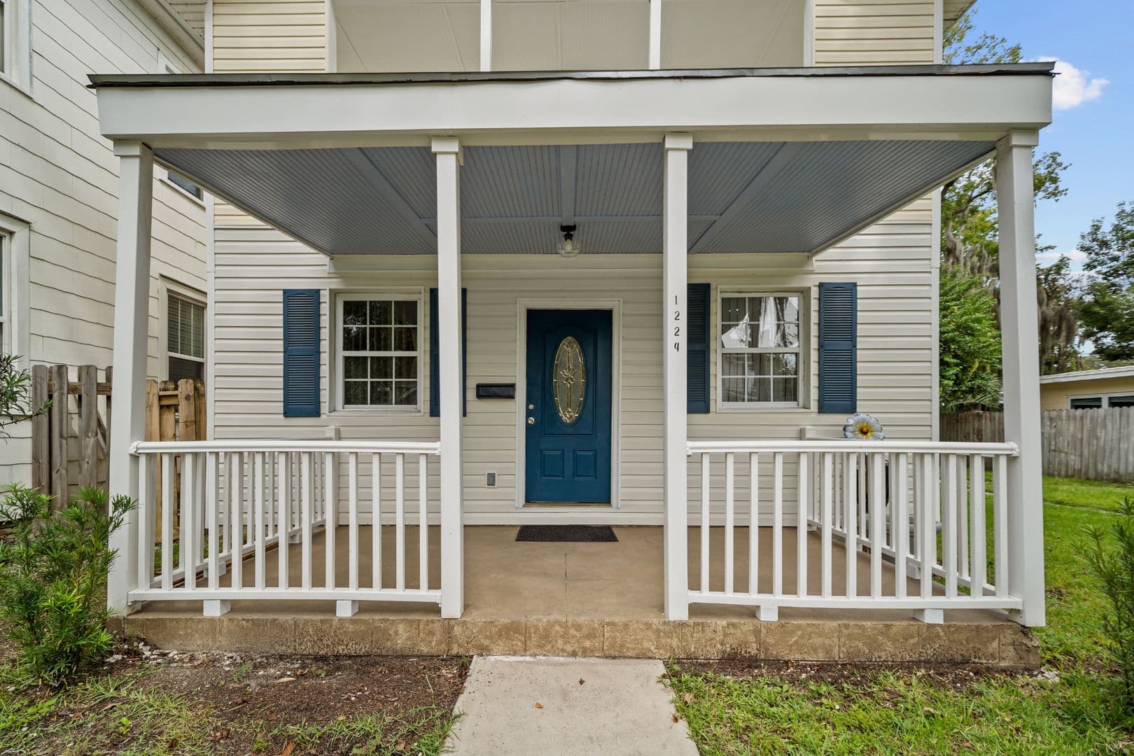 Savannah House: 1224 East Henry Street