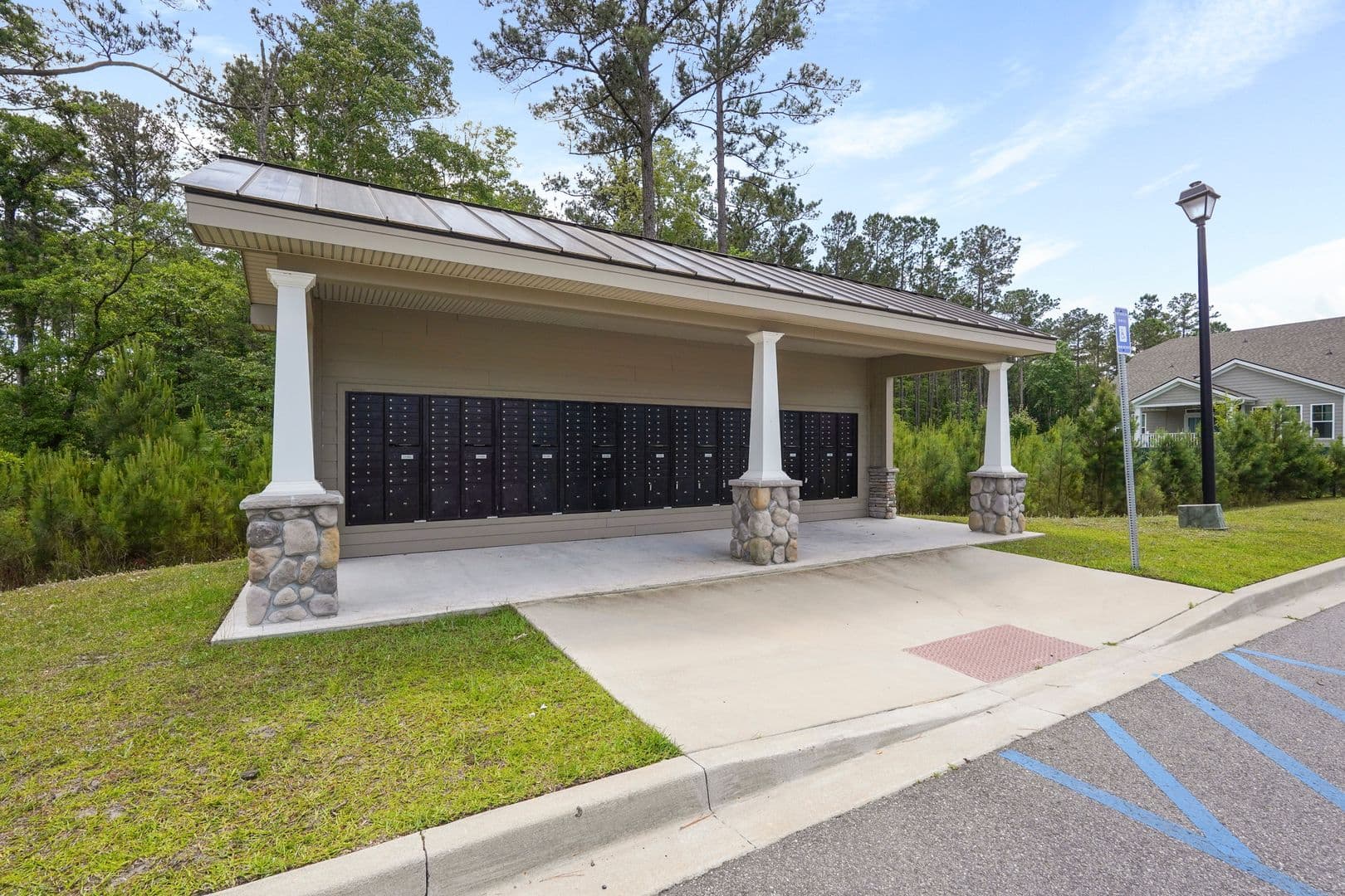 Richmond Hill House: 216 Wexford Drive