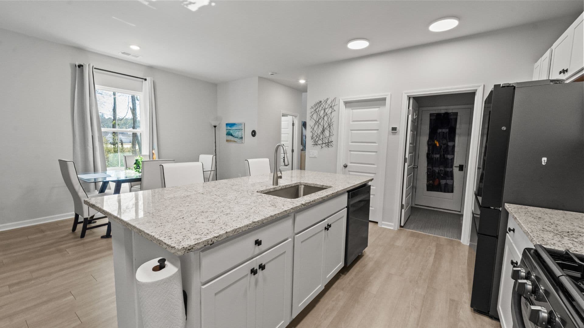 Rincon House: 293 Lillian Street
