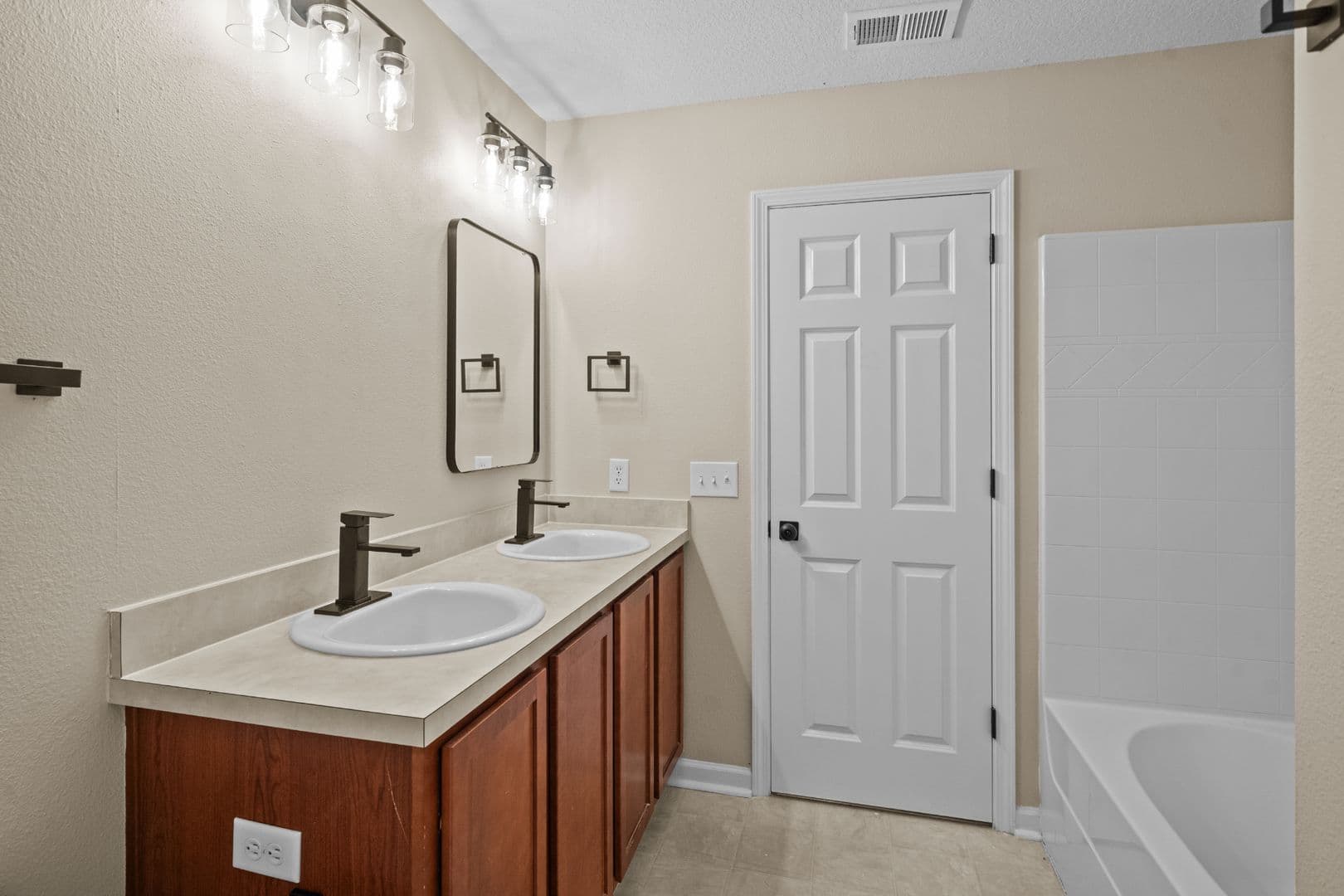 Richmond Hill Townhome: 45 Canyon Oak Loop
