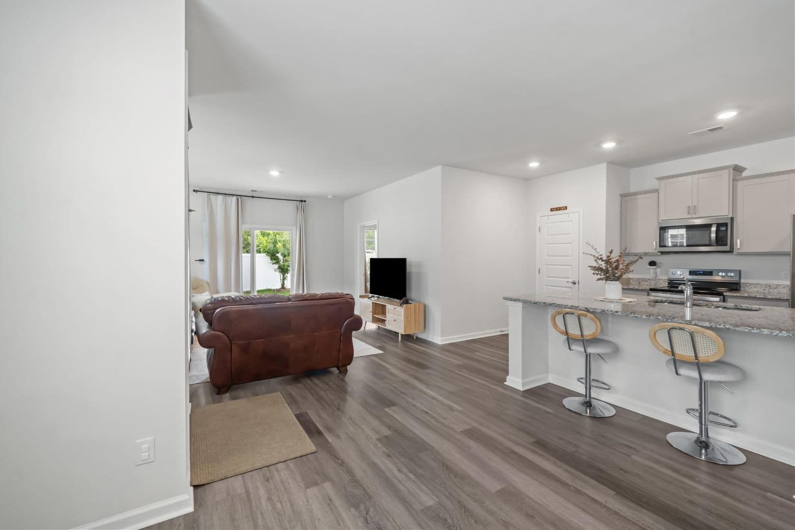Pooler House: 182 Holloway Hill
