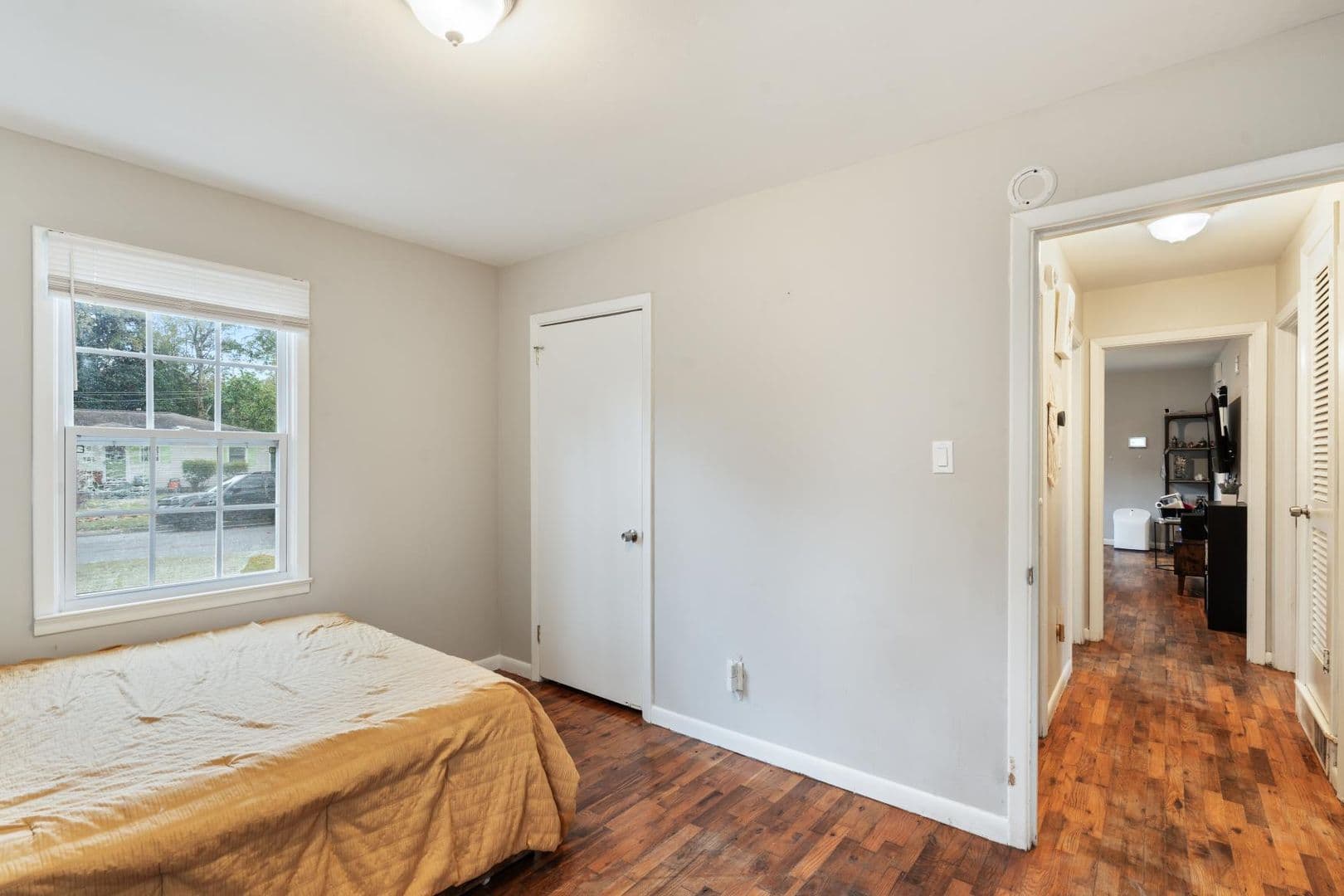 Savannah House: 325 Manor Drive