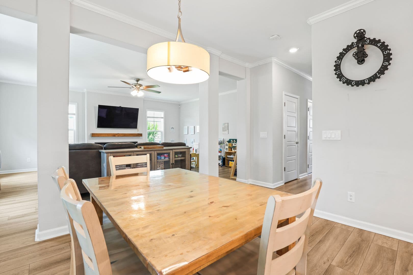 Richmond Hill House: 216 Wexford Drive