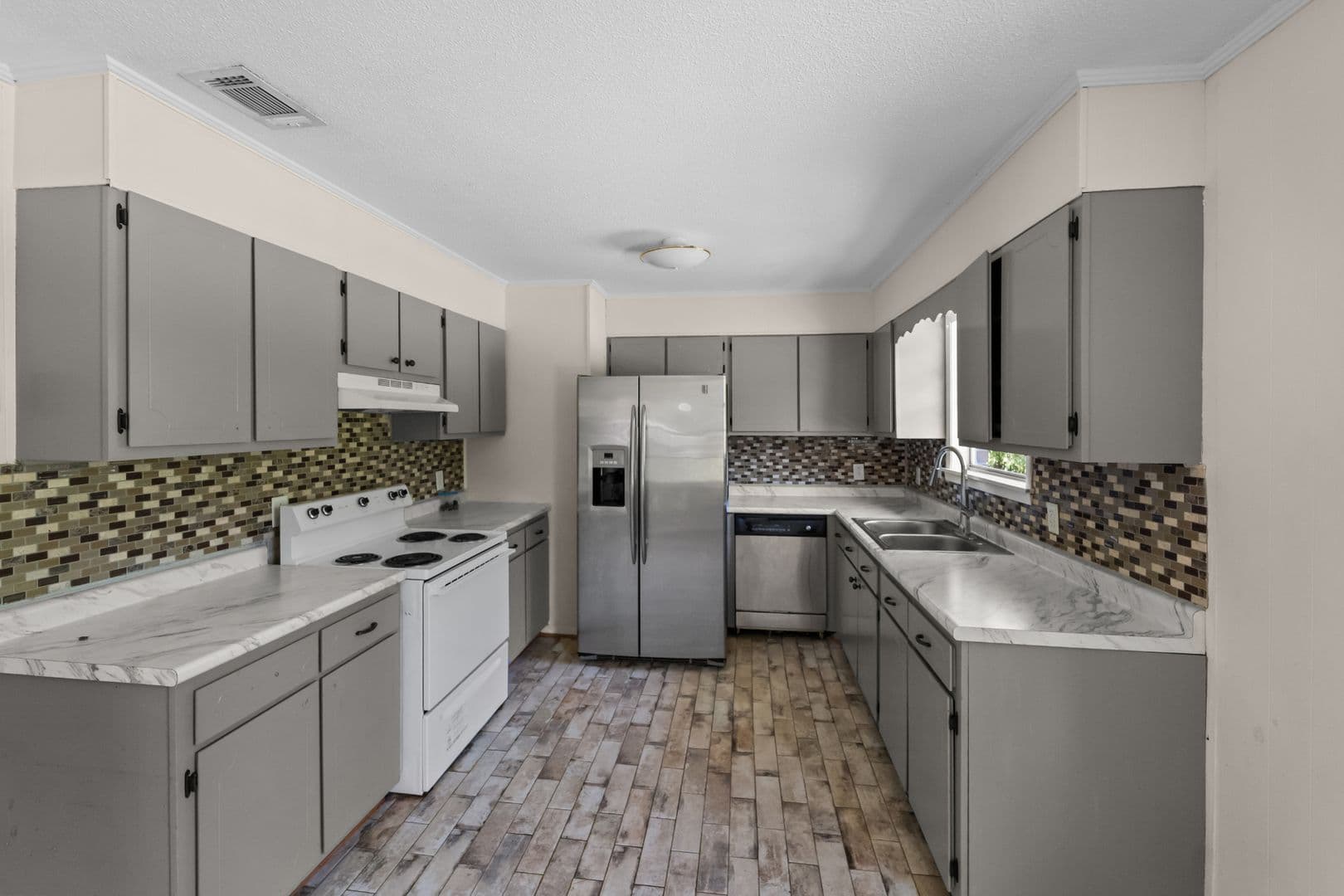 Hinesville House: 234 Deerwood Drive