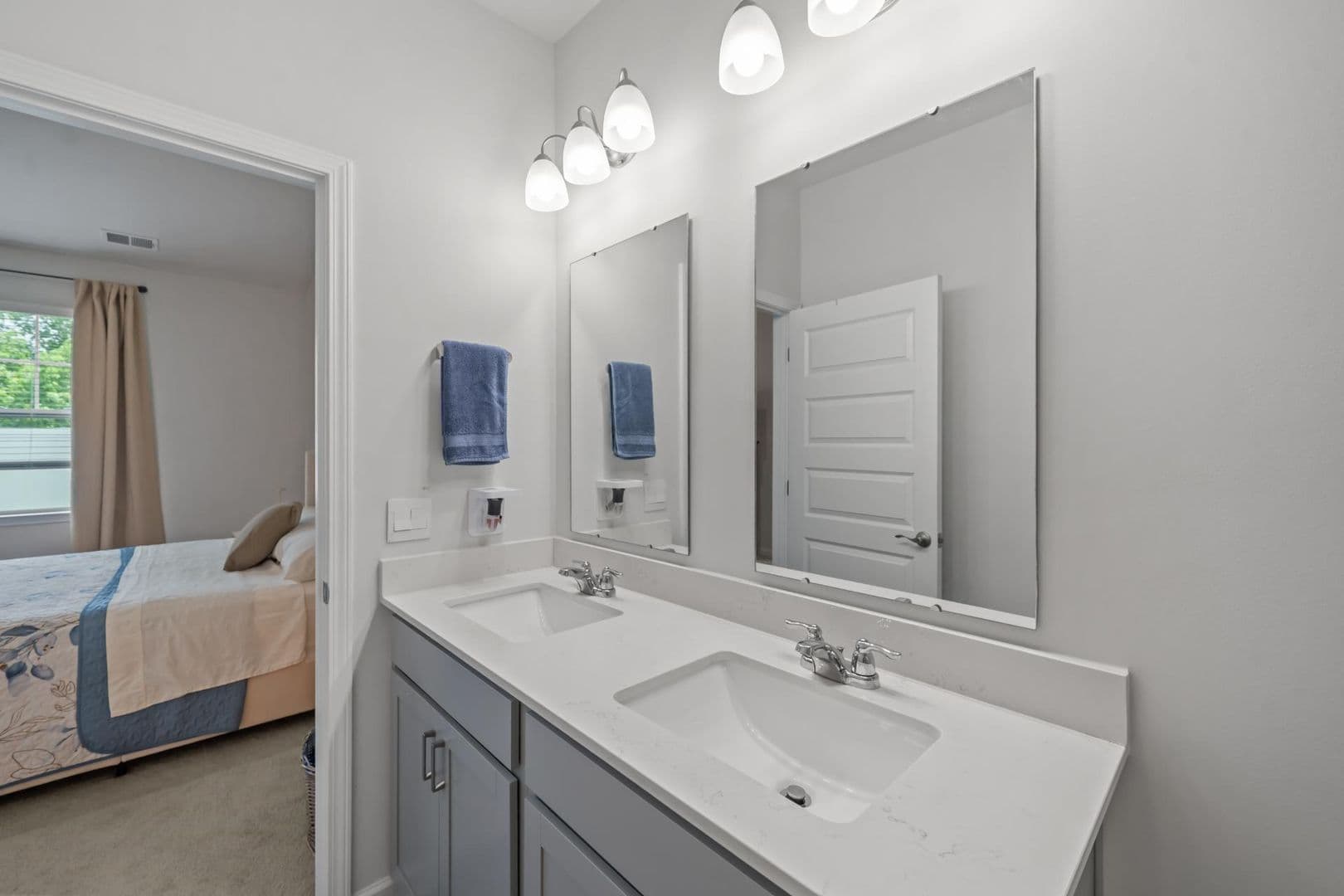Pooler House: 182 Holloway Hill
