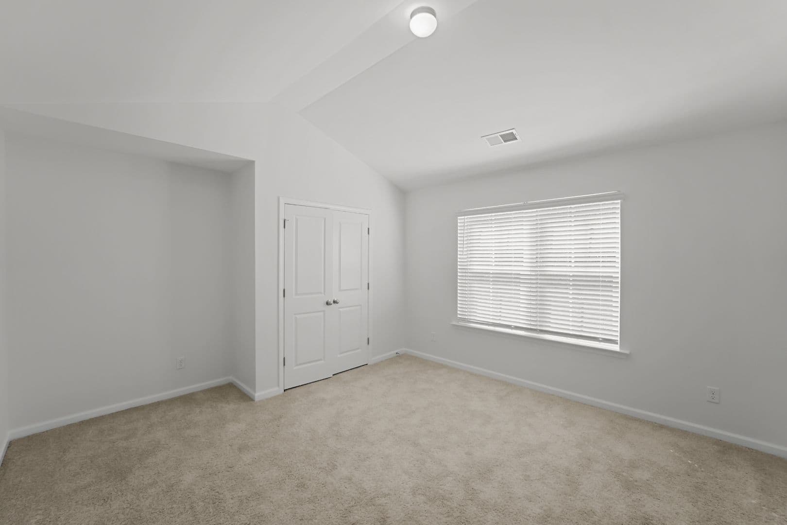Richmond Hill House: 29 Lawley Ct