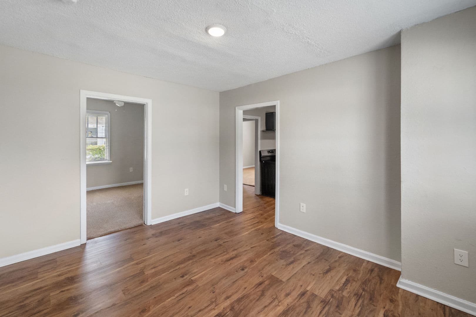 Savannah House: 132 Jenks Street