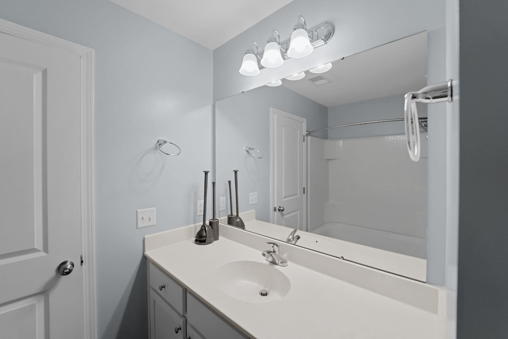 Richmond Hill House: 29 Lawley Ct