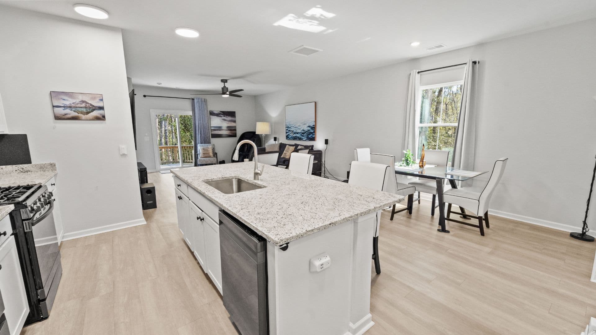 Rincon House: 293 Lillian Street