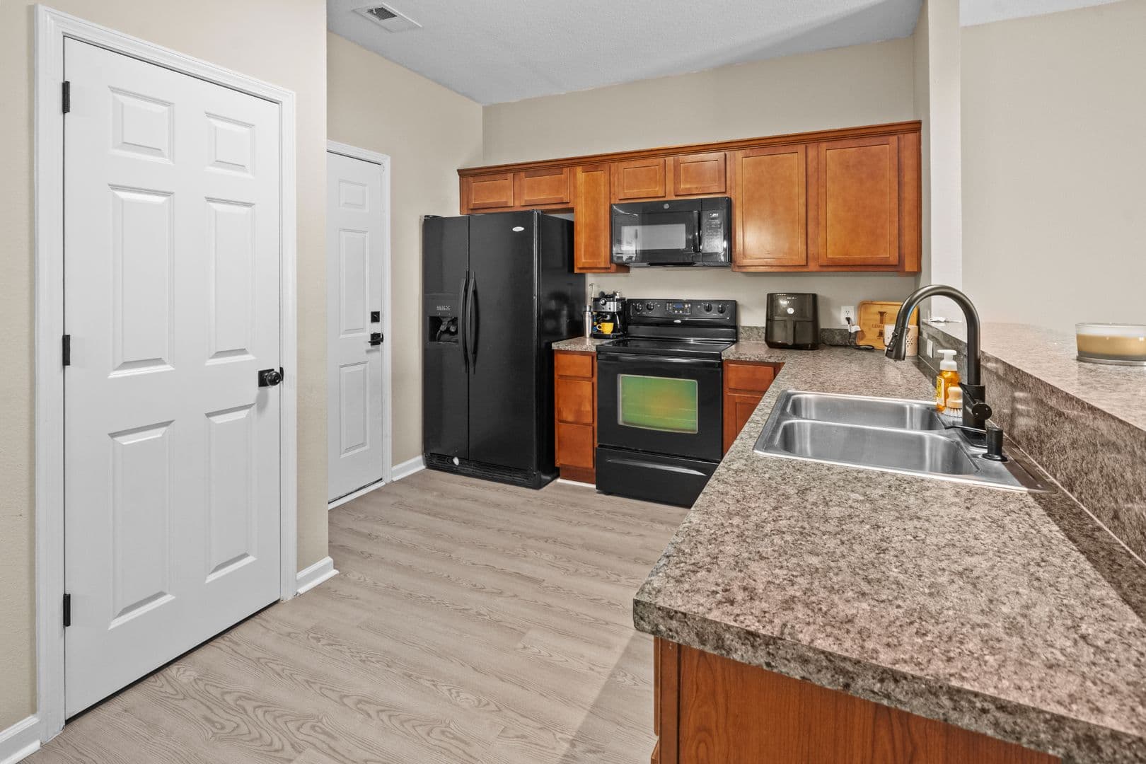 Richmond Hill Townhome: 45 Canyon Oak Loop