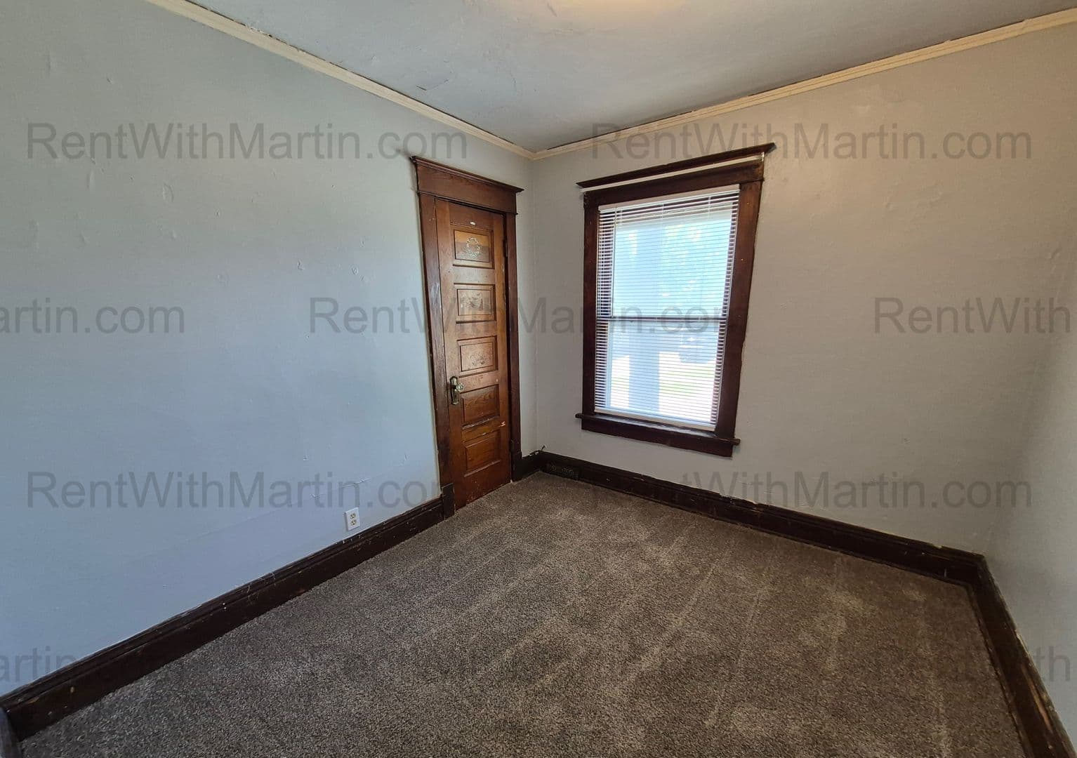 Waterloo House: 1107 Mulberry St