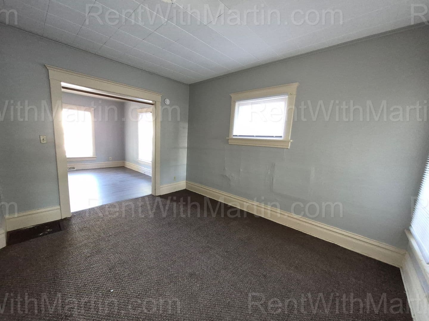 Waterloo Apartment: 910 Mulberry St