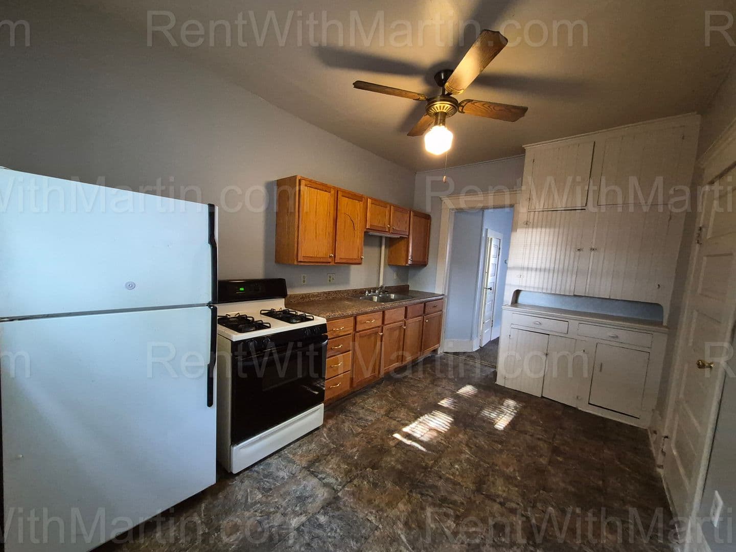 Waterloo Apartment: 910 Mulberry St