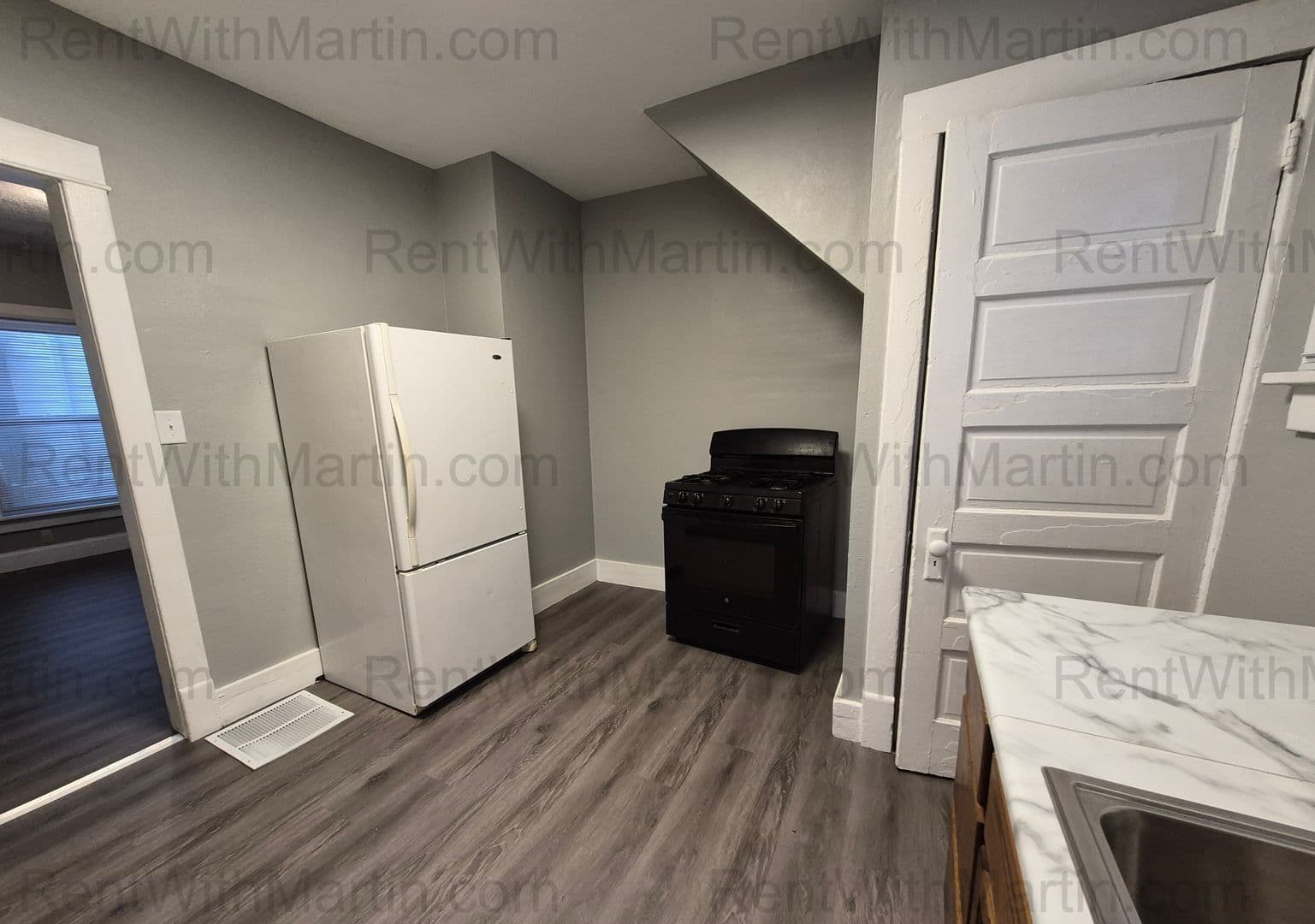 Waterloo House: 1404 W 2nd St