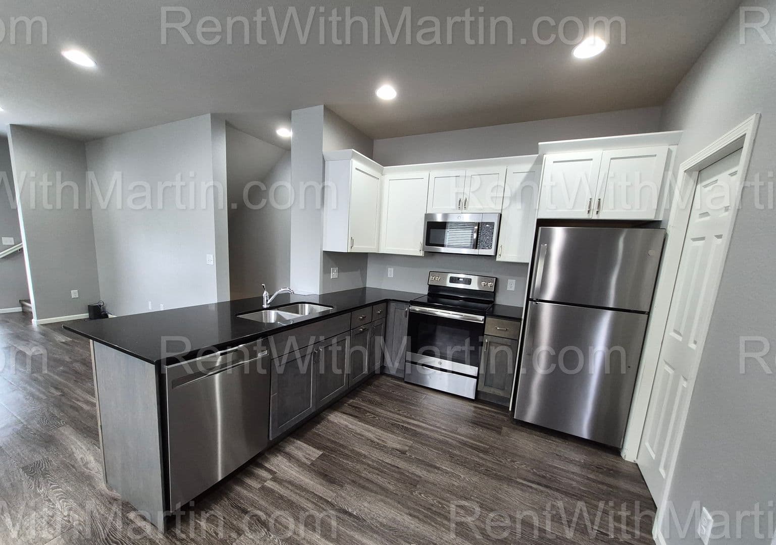 Cedar Falls Apartment: 214-216 N Francis St