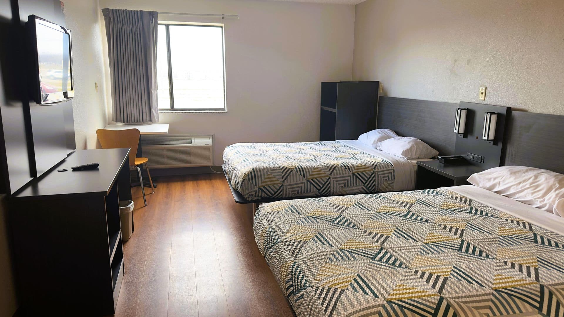 Waterloo Apartment: 2343 Logan Ave