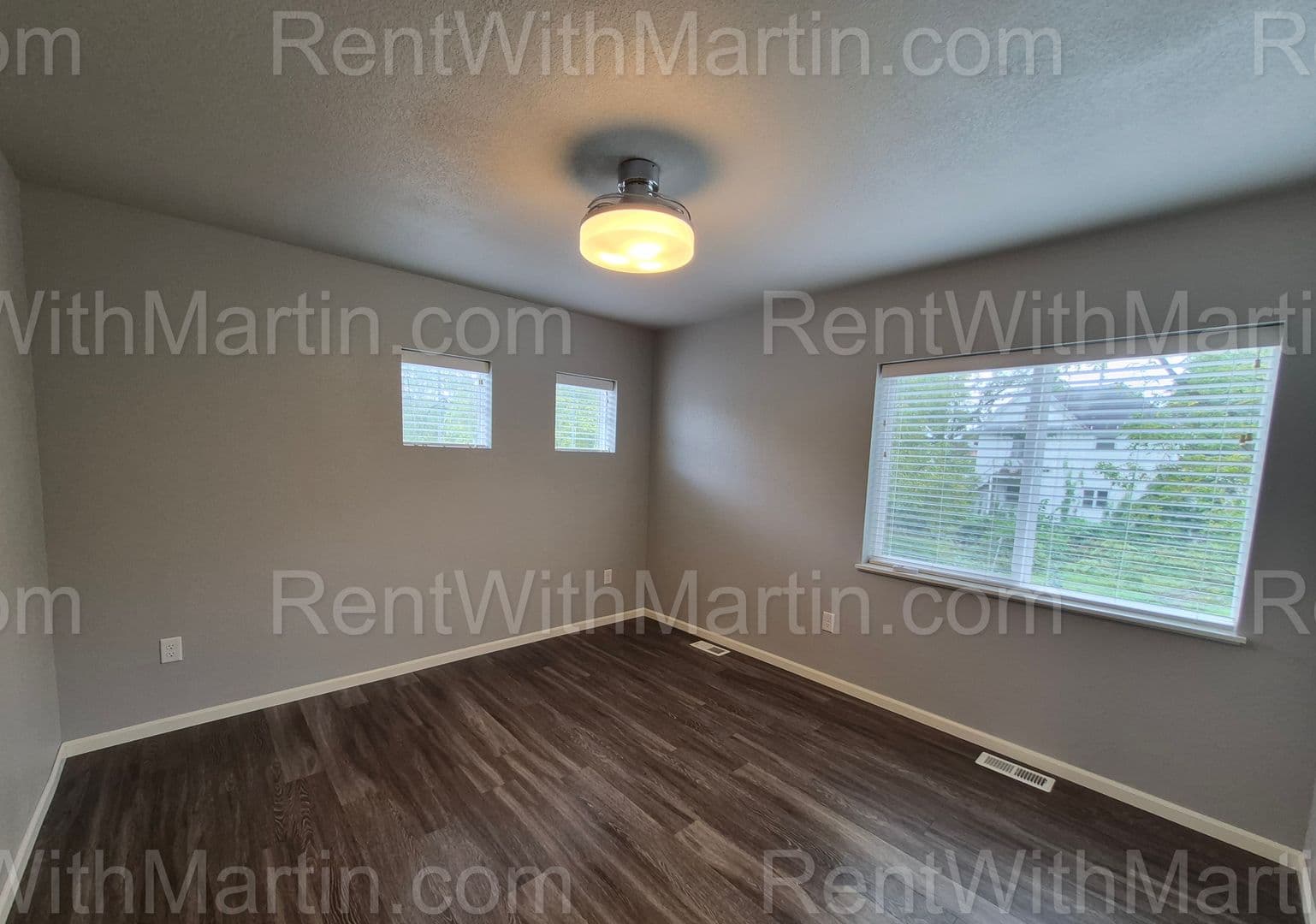 Cedar Falls Apartment: 214-216 N Francis St