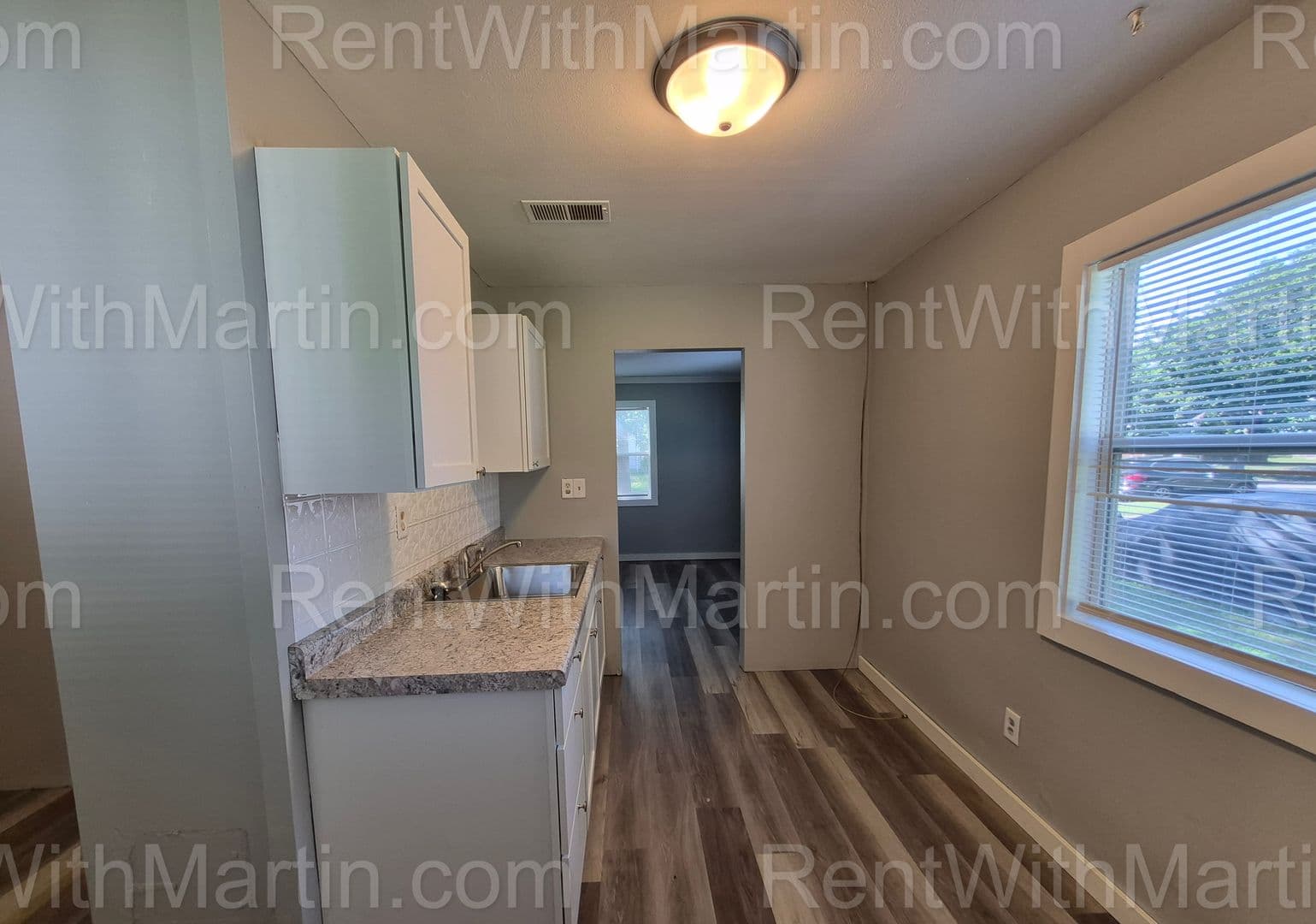 Waterloo House: 1212 Lincoln St