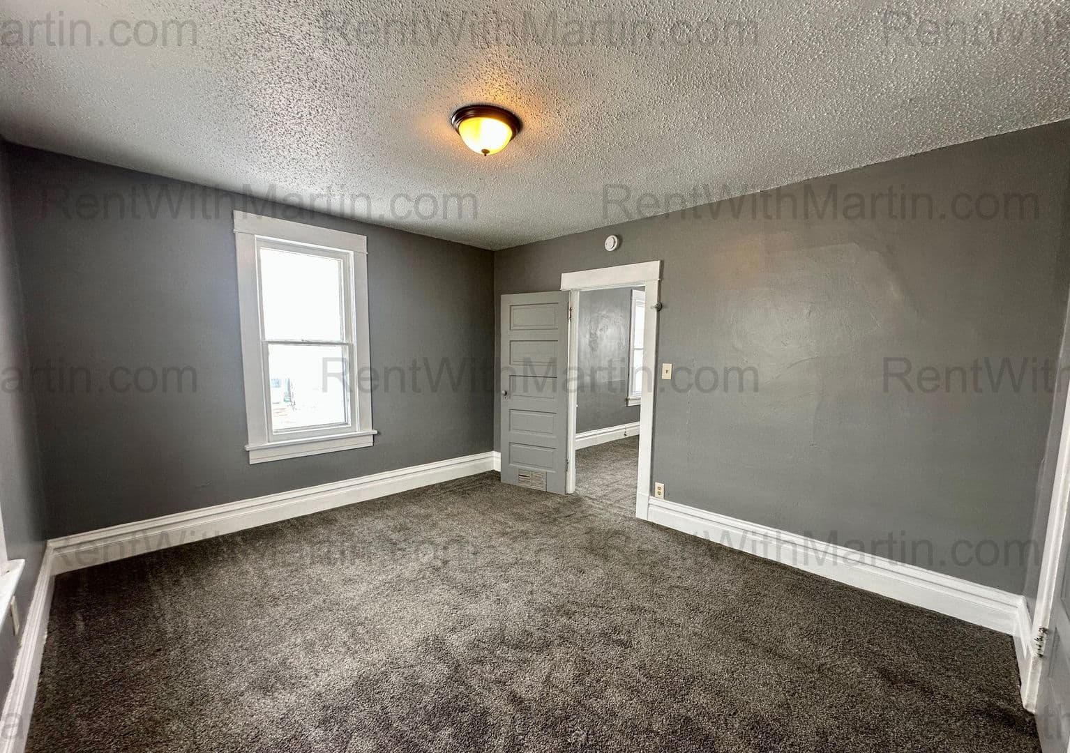Waterloo Apartment: 910 Mulberry St