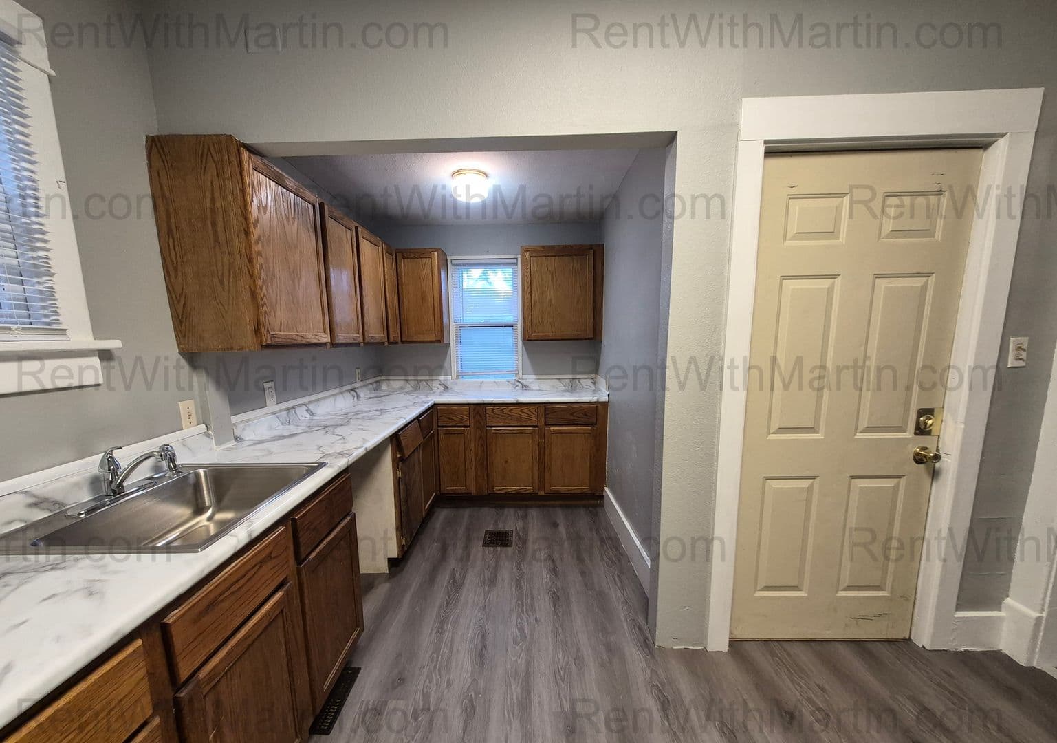 Waterloo House: 1404 W 2nd St