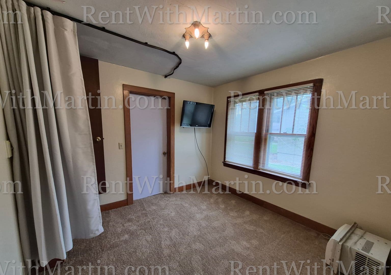 Waterloo House: 1359 Garden Ave
