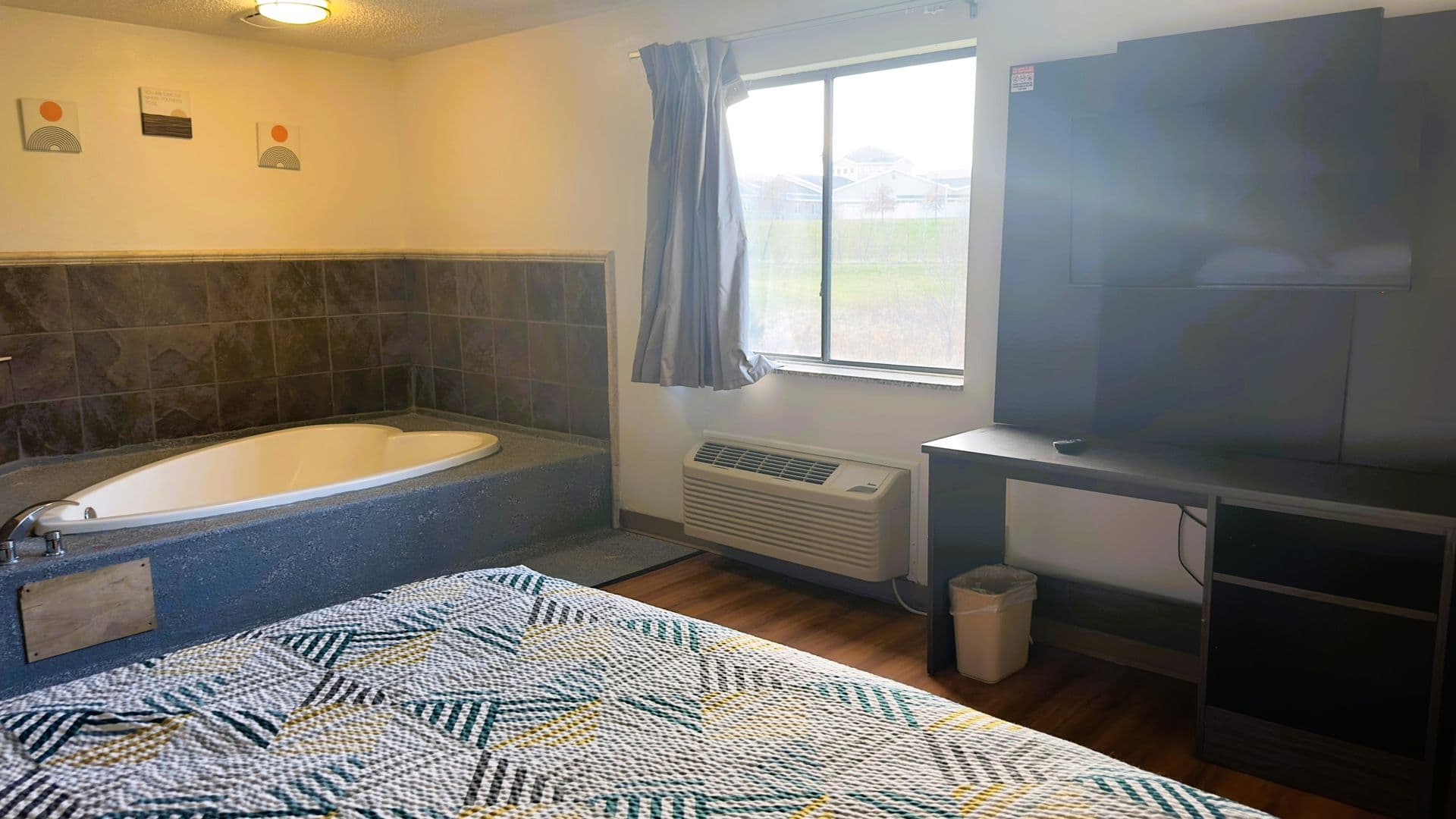 Waterloo Apartment: 2343 Logan Ave