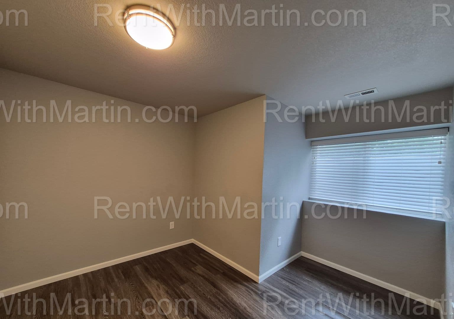Cedar Falls Apartment: 214-216 N Francis St