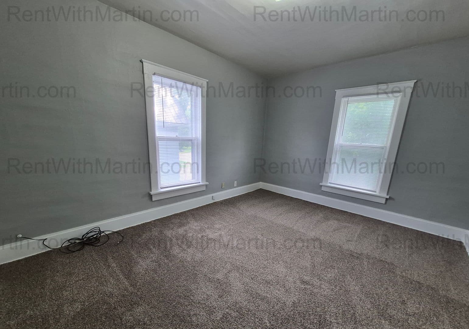 Waterloo House: 1404 W 2nd St