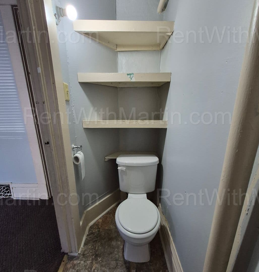 Waterloo Apartment: 910 Mulberry St