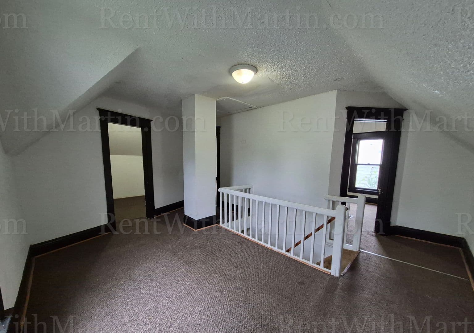 Waterloo House: 1020 Columbia St