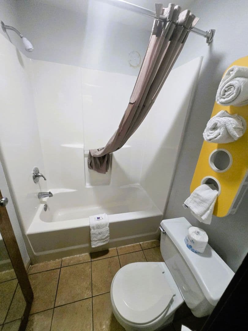 Waterloo Apartment: 2141 La Porte Rd
