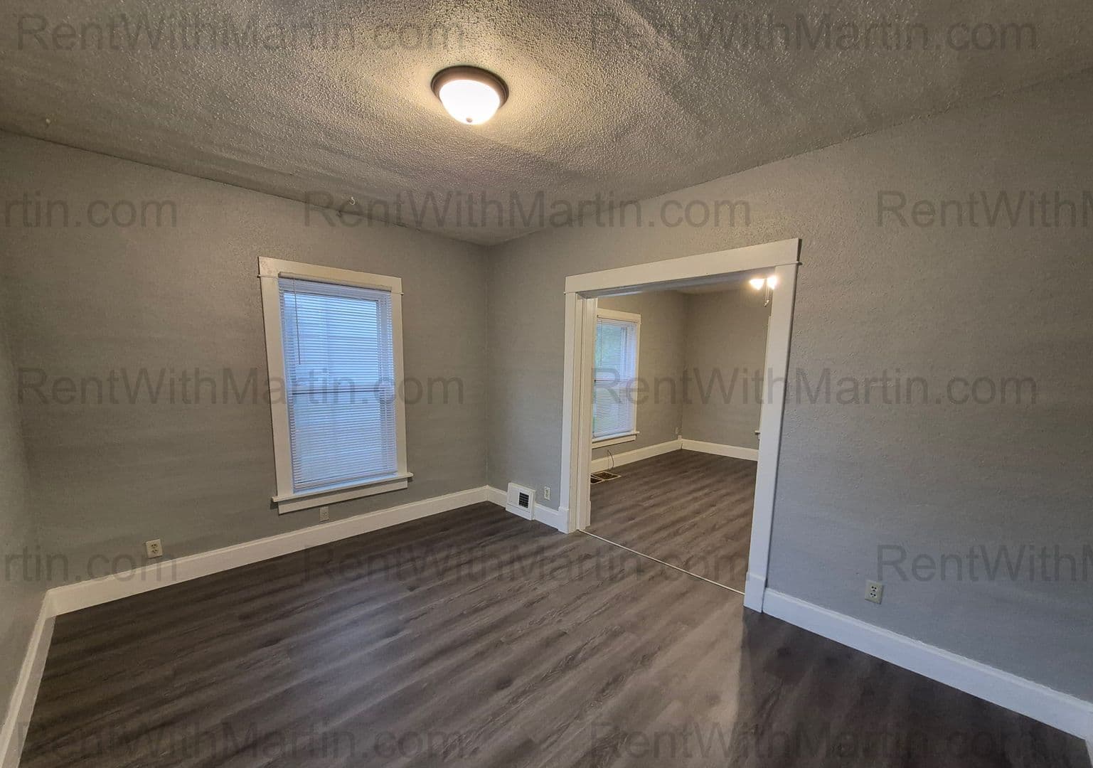 Waterloo House: 1404 W 2nd St