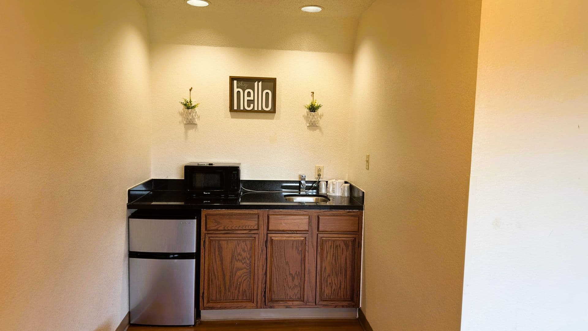 Waterloo Apartment: 2343 Logan Ave