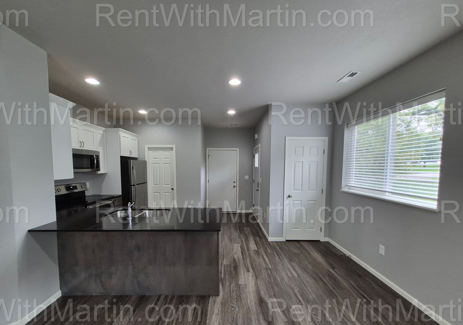Cedar Falls Apartment: 214-216 N Francis St