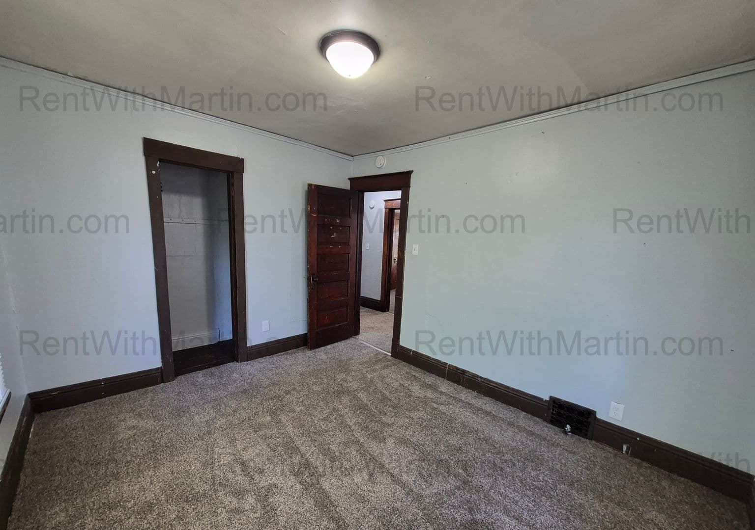 Waterloo House: 1107 Mulberry St