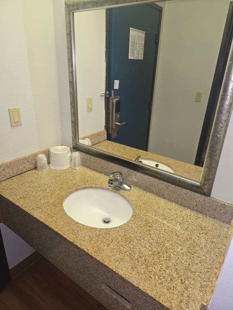 Waterloo Apartment: 2141 La Porte Rd