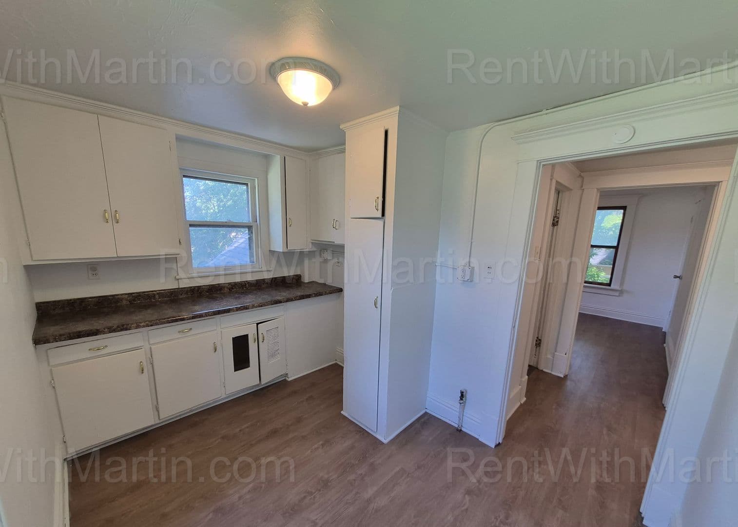 Waterloo House: 824 Logan Ave
