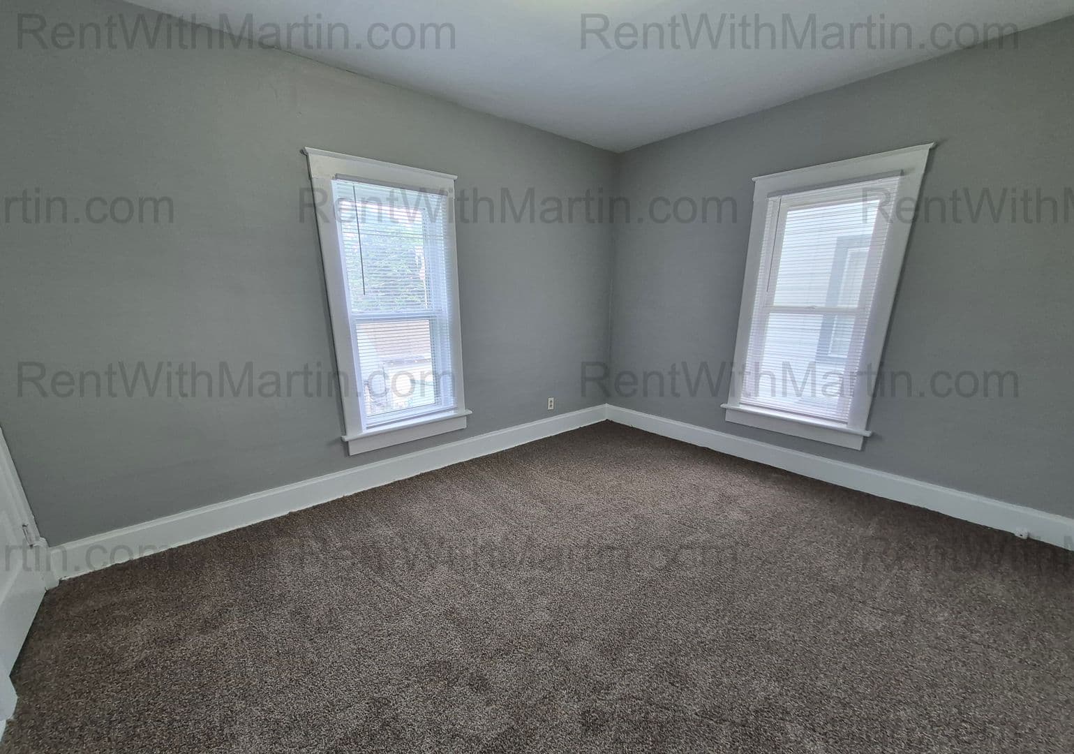 Waterloo House: 1404 W 2nd St