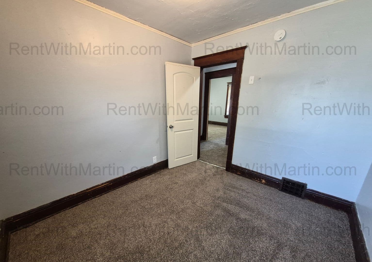 Waterloo House: 1107 Mulberry St