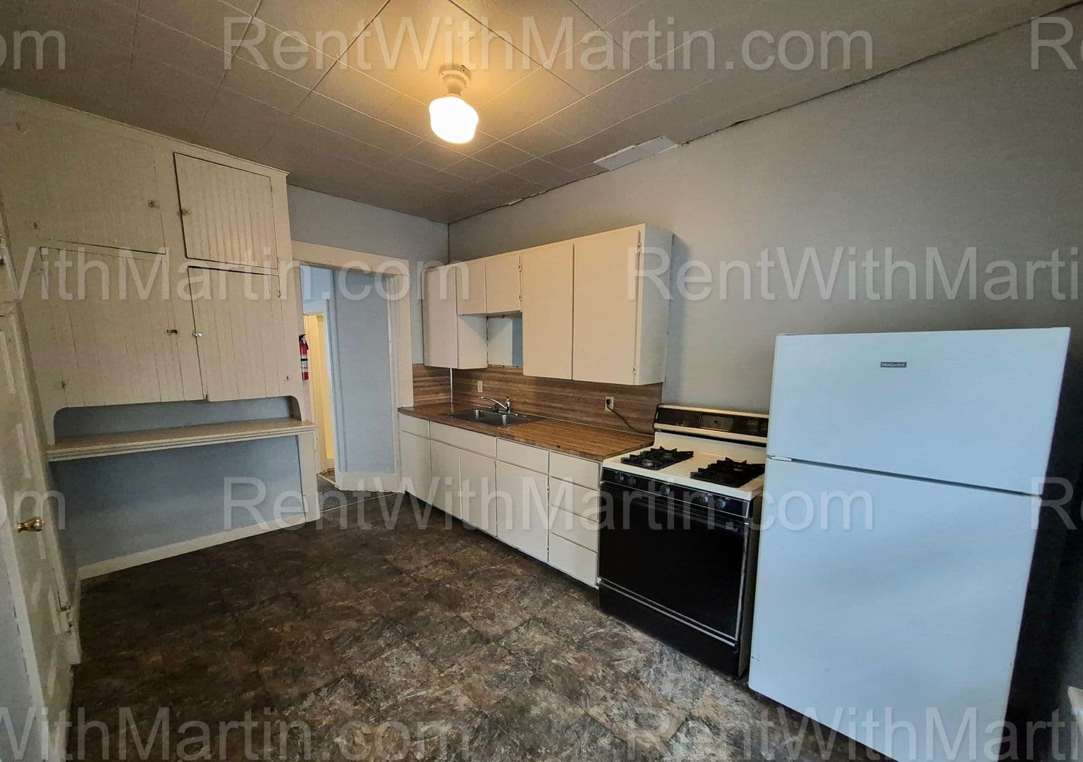 Waterloo Apartment: 910 Mulberry St
