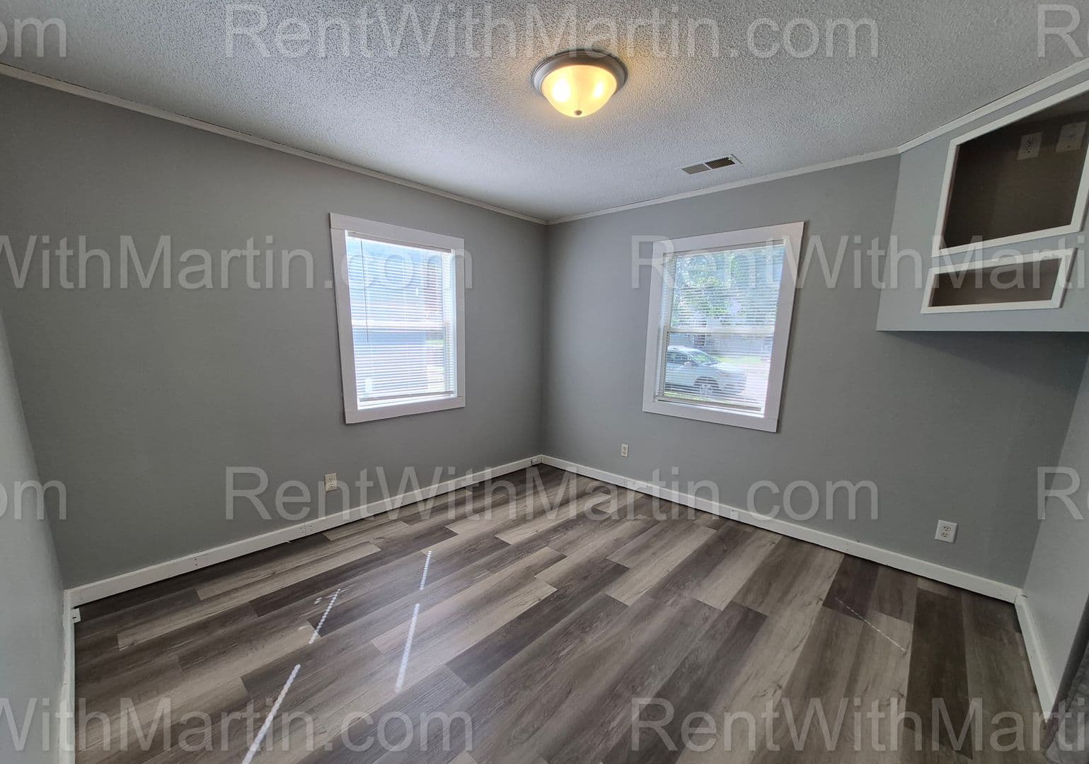 Waterloo House: 1212 Lincoln St