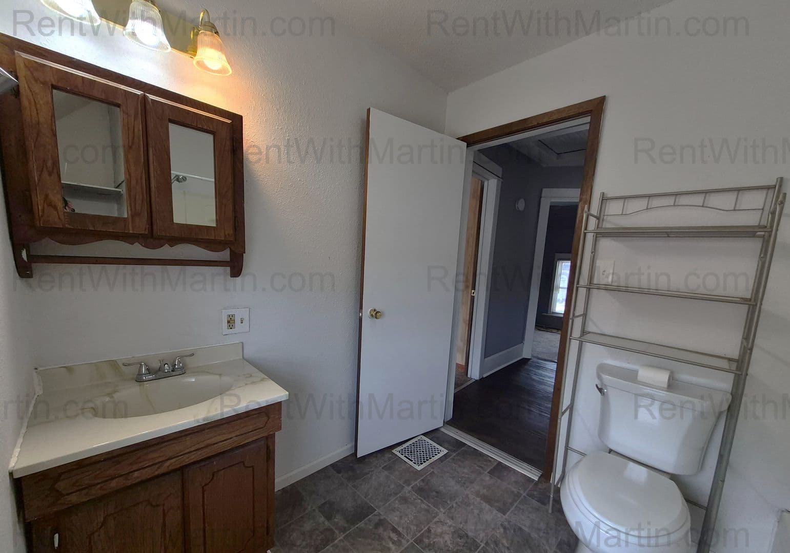 Oelwein House: 310 N Frederick Ave