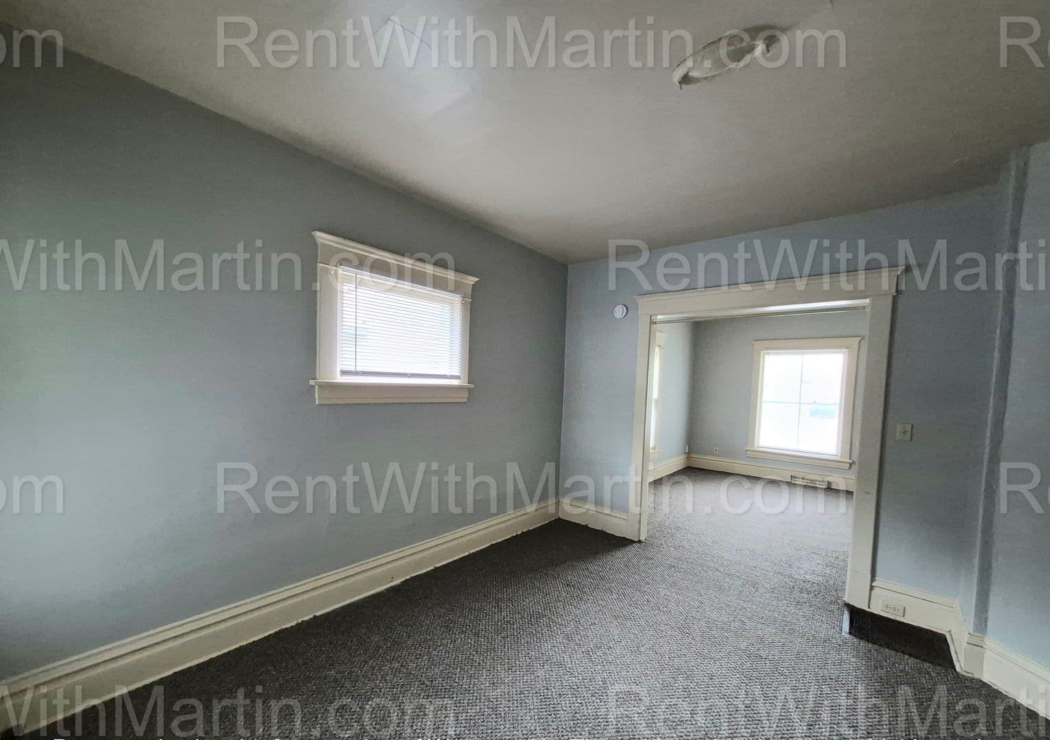 Waterloo Apartment: 910 Mulberry St